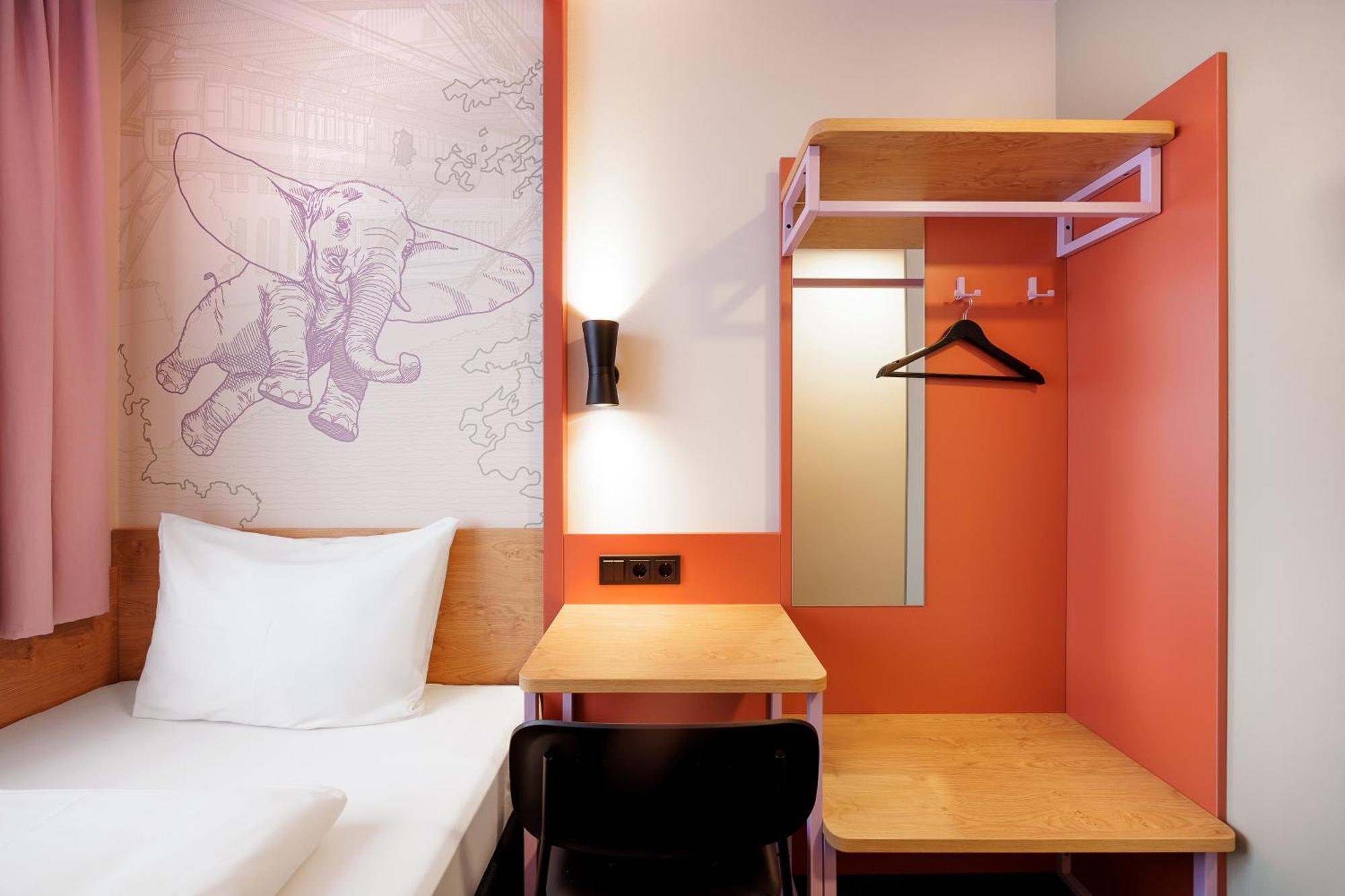 Mcdreams Hotel Wuppertal City Dış mekan fotoğraf